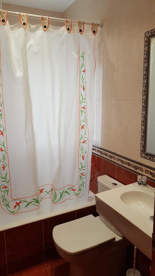 Hostal Rosi Laredo Bagian luar foto