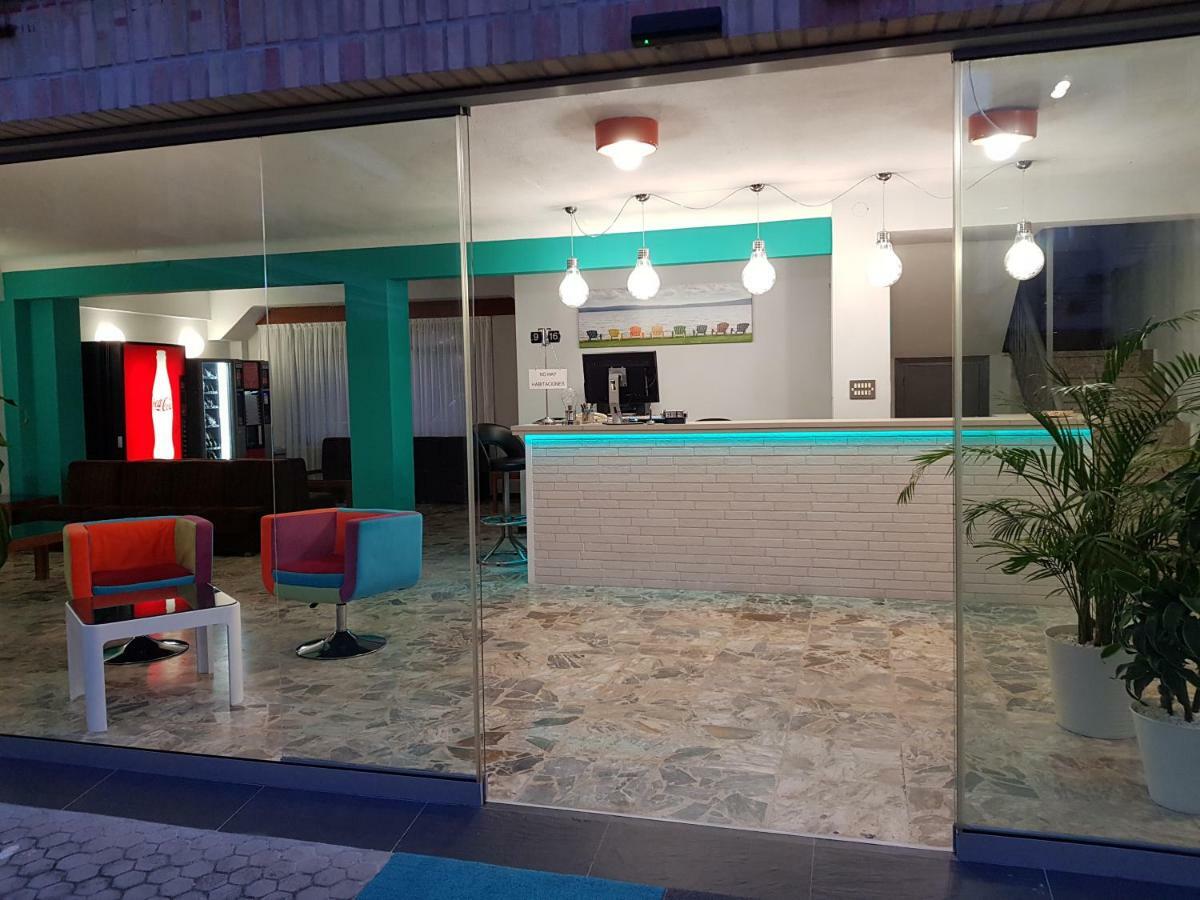 Hostal Rosi Laredo Bagian luar foto